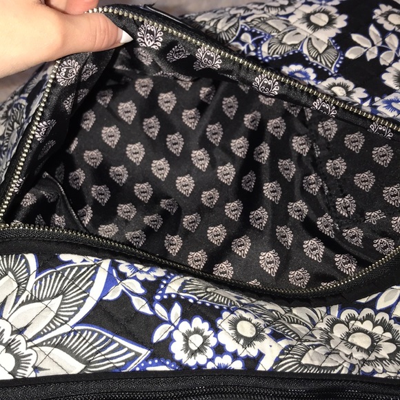New Vera Bradley Weekender Bag Limited Edition π - Picture 5 of 8